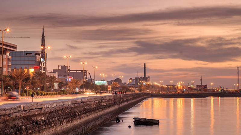 نمای ساحلی بندرعباس در غروب آفتاب