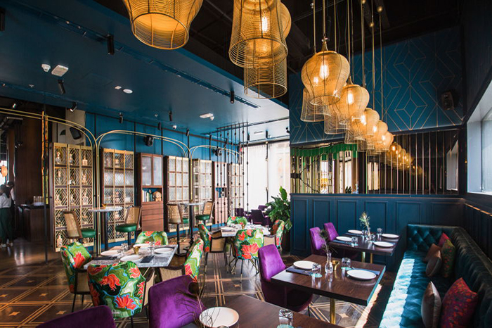 رستوران Masti Dubai با طراحی رنگارنگ و غذاهای تلفیقی هندی در هتل The Dubai Edition