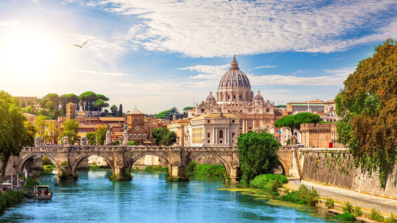 نمایی از سالن اجلاس WTTC در رم با حضور نمایندگان گردشگری جهانی