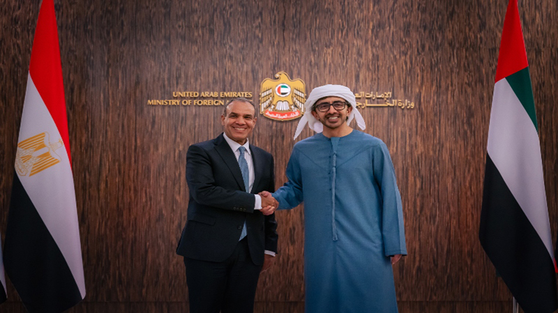 وزیران خارجه امارات و مصر در حال گفتگو در ابوظبی درباره تحولات منطقه‌ای و حمایت از قطر