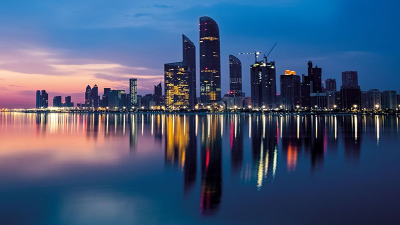 نمایی از همایش سرمایه‌گذاری ابوظبی در لندن با حضور نهادهای بین‌المللی