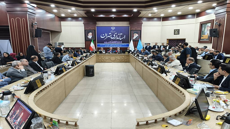 نشست وزیر میراث‌فرهنگی با سرمایه‌گذاران گردشگری در تهران برای توسعه زیرساخت‌ها