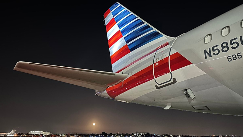 هواداران فوتبال در حال ورود به ورزشگاه بازی بزرگ