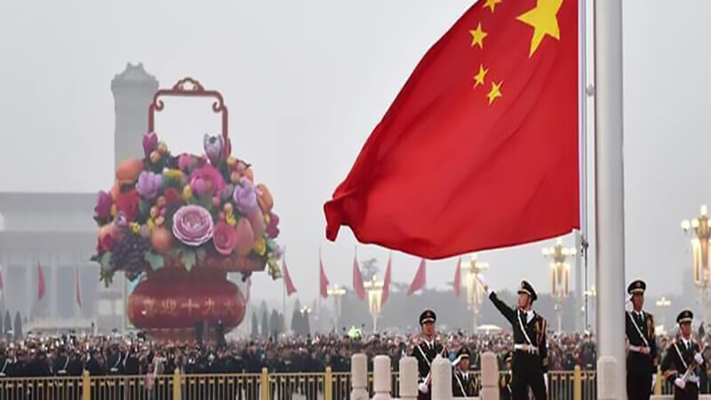 گردشگران در سواحل هاینان چین پس از تعطیلات ملی، در حال لذت‌بردن از اقامتگاه‌های لوکس و جاذبه‌های طبیعی