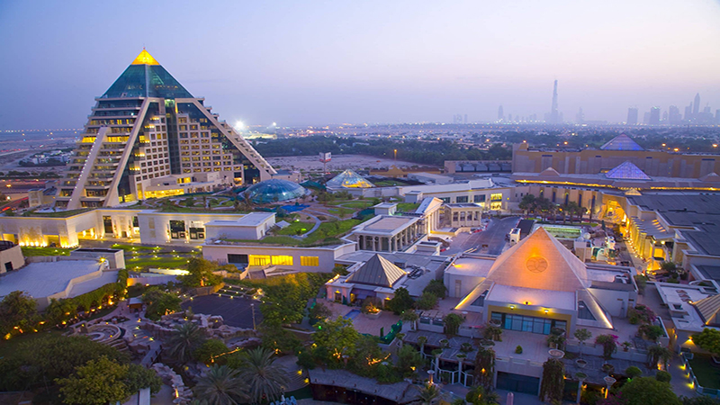 وافی مال دبی؛ مرکز خرید با معماری مصر باستان، فروشگاه‌های جهانی، رستوران‌ها و سینما VOX