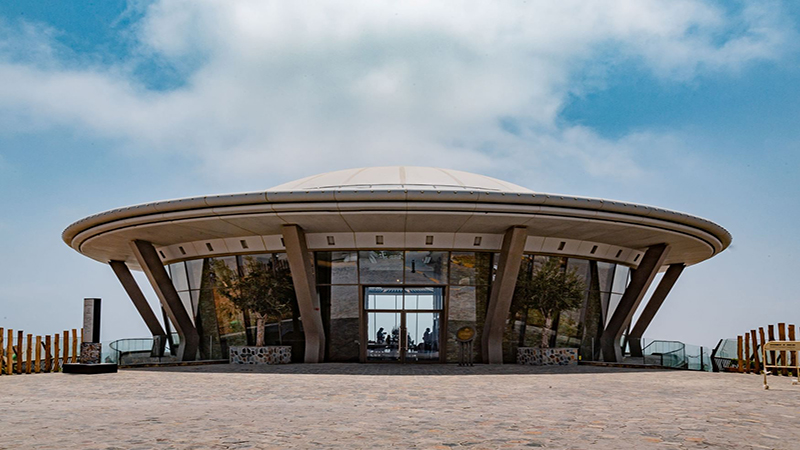 1000 Miglia UAE 2025 در شارجه، نمایش خودروهای کلاسیک و گردشگری جهانی