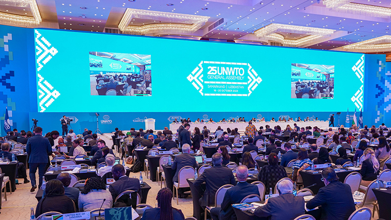 سخنرانی درباره گردشگری پایدار و هوشمند