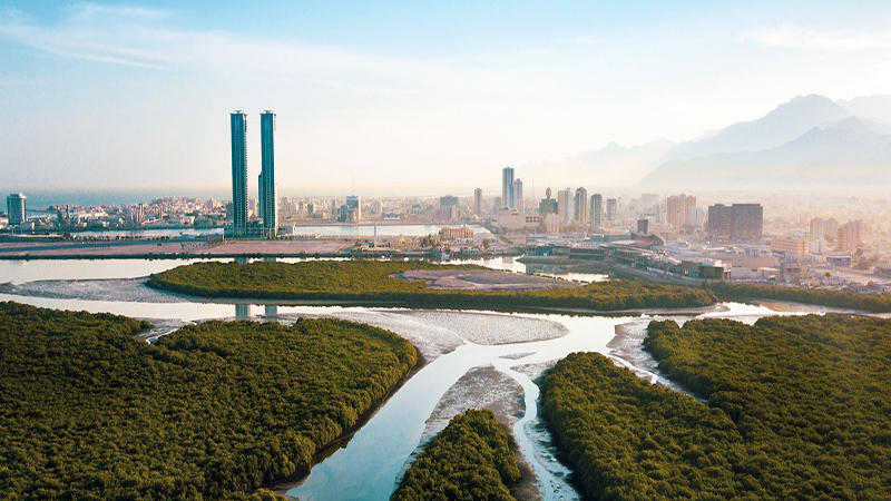 ساحل و کورنیش راس‌الخیمه در غروب آفتاب