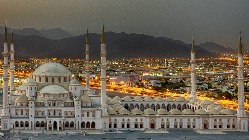 ساحل و کورنیش فجیره در غروب آفتاب