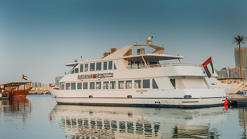 تور ناهار دریایی روز ملی ابوظبی همراه با بوفه بین‌المللی و یَت لوکس