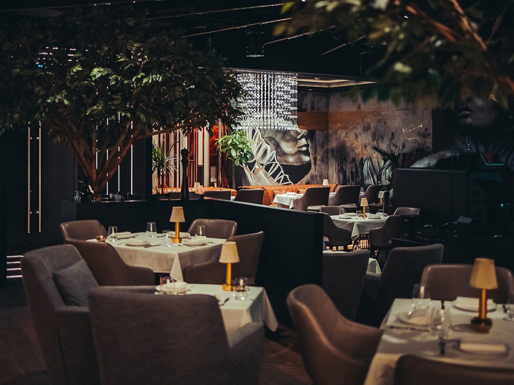 رستوران +نجم امارات