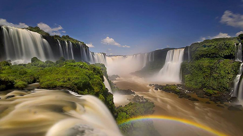جاذبه‌های برزیل شامل جنگل آمازون، مجسمه مسیح منجی، ساحل کوپاکابانا و آبشار ایگواسو+نجم امارات