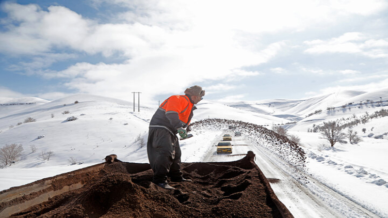 تصویر بارش برف در استان‌های ایران و وضعیت تردد جاده‌ها+نجم امارات