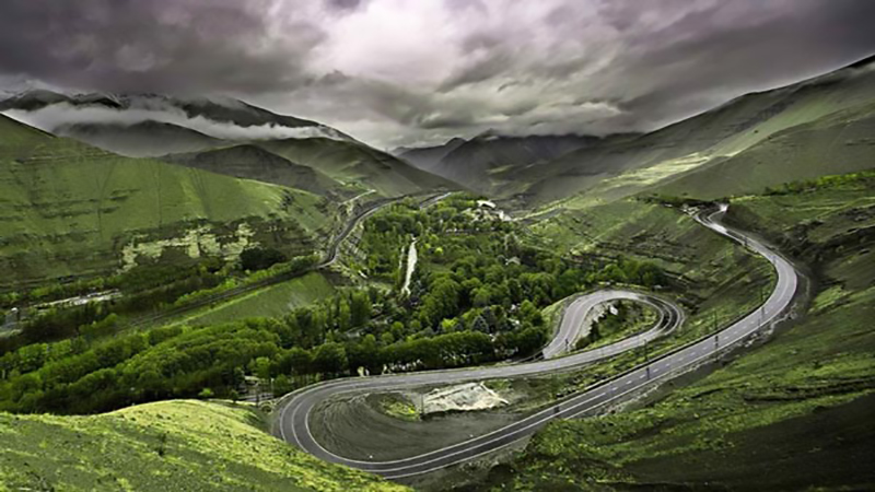 تصویر جاده کوهستانی کرج – چالوس با هشدار ریزش سنگ و شرایط جوی ناپایدار+نجم امارات