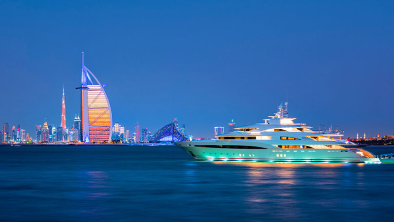 تصویر برج خلیفه و نماد ثروت دبی در جذب سرمایه‌داران جهانی+نجم امارات