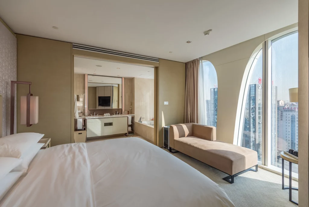 اتاق+نجم امارات