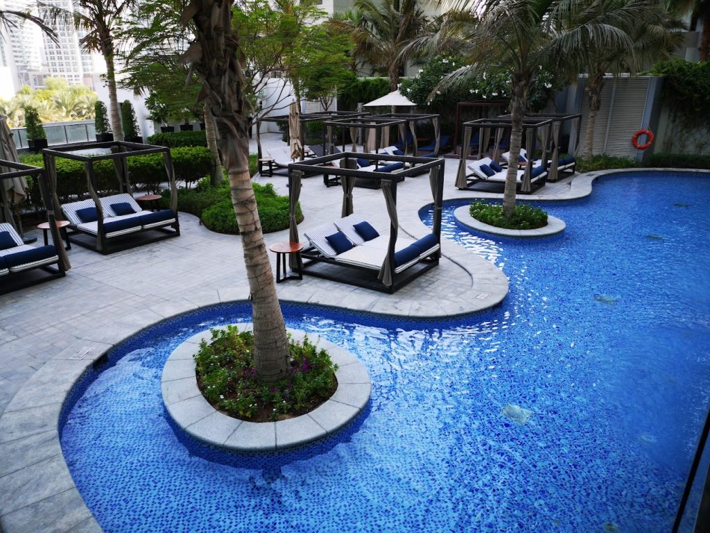 استخر+نجم امارات