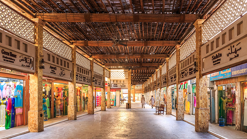 بازار سنتی عجمان با حجره‌های قدیمی و صنایع دستی+نجم امارات